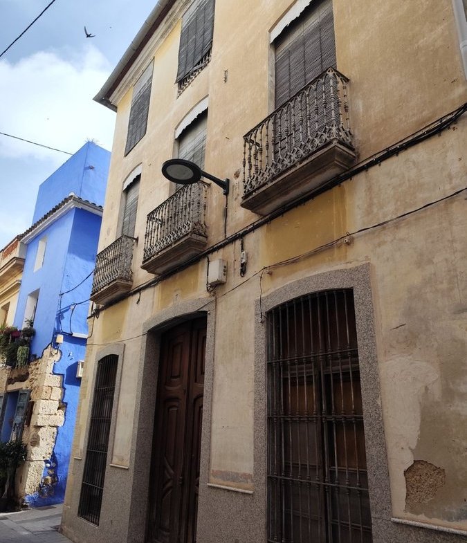 Casa señorial en el centro del pueblo.