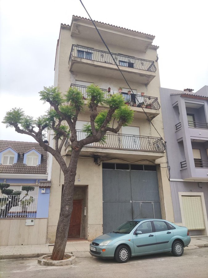 propiedad.imagen.aa57d6cf55d45509.496d61676531322e6a7067_675x900 Vivienda de 3 habitaciones para reformar