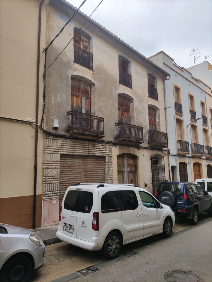 Casa señorial en el centro del pueblo